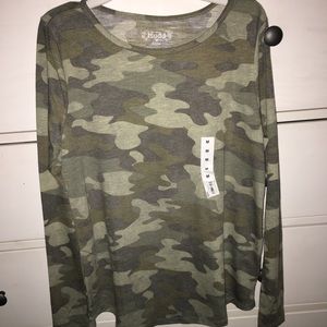 Long sleeve camo shirt. Never been worn
